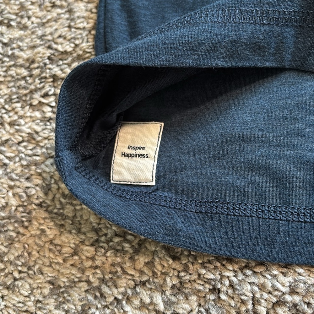 Vuori Long Sleeve Shirt size small - Picture 3 of 5